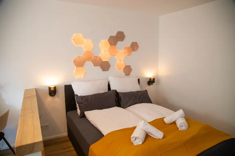 Doppelbett im Schlafzimmer
